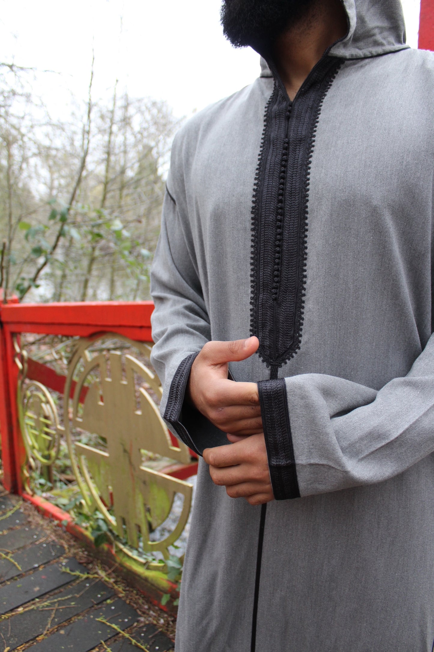 GREY HOODED MOROCCAN DJELLABA - LUNAR GREY