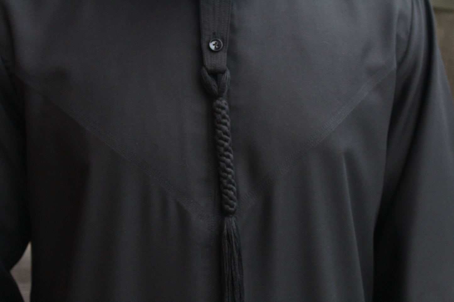 BLACK SHORT SLEEVE EMIRATI THOBE