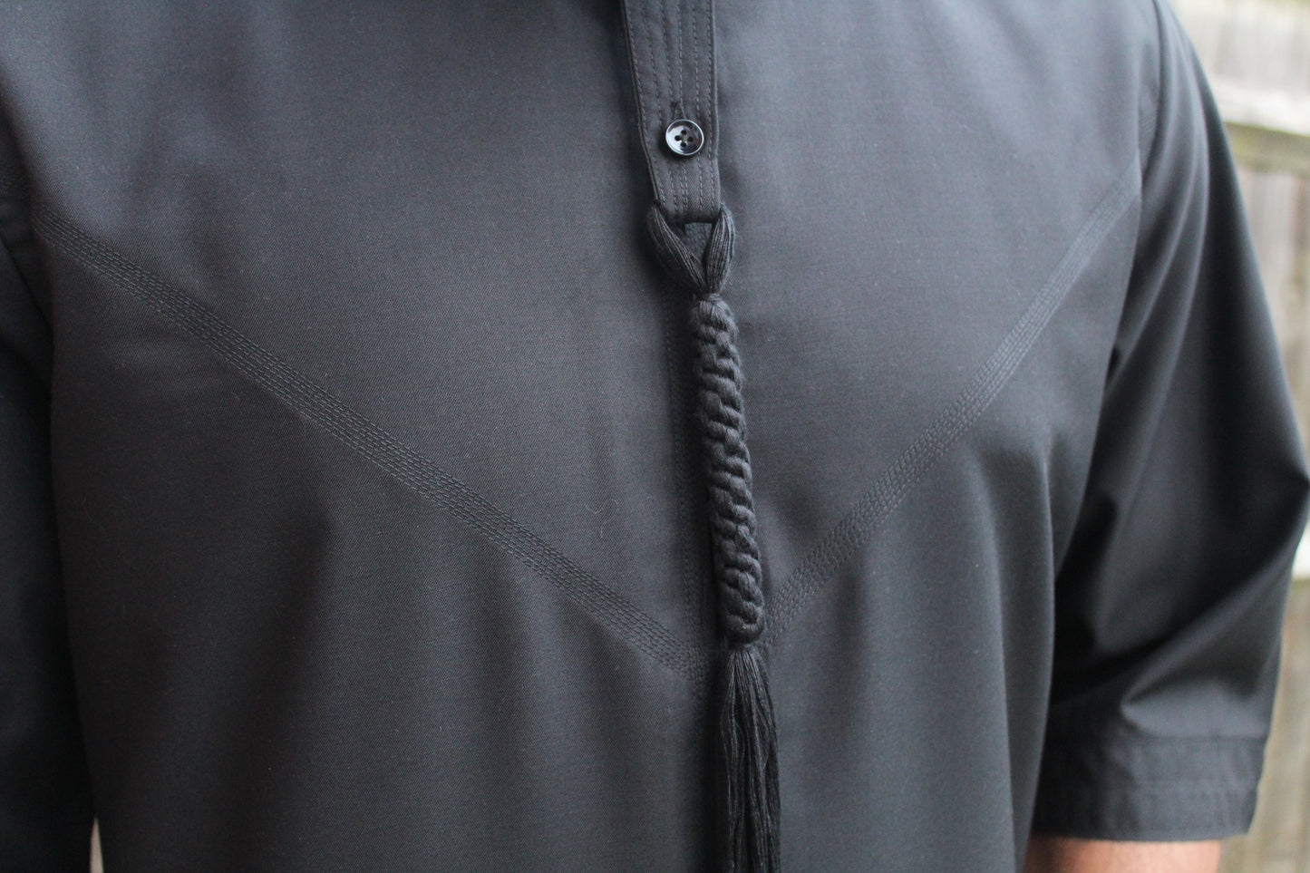 BLACK SHORT SLEEVE EMIRATI THOBE