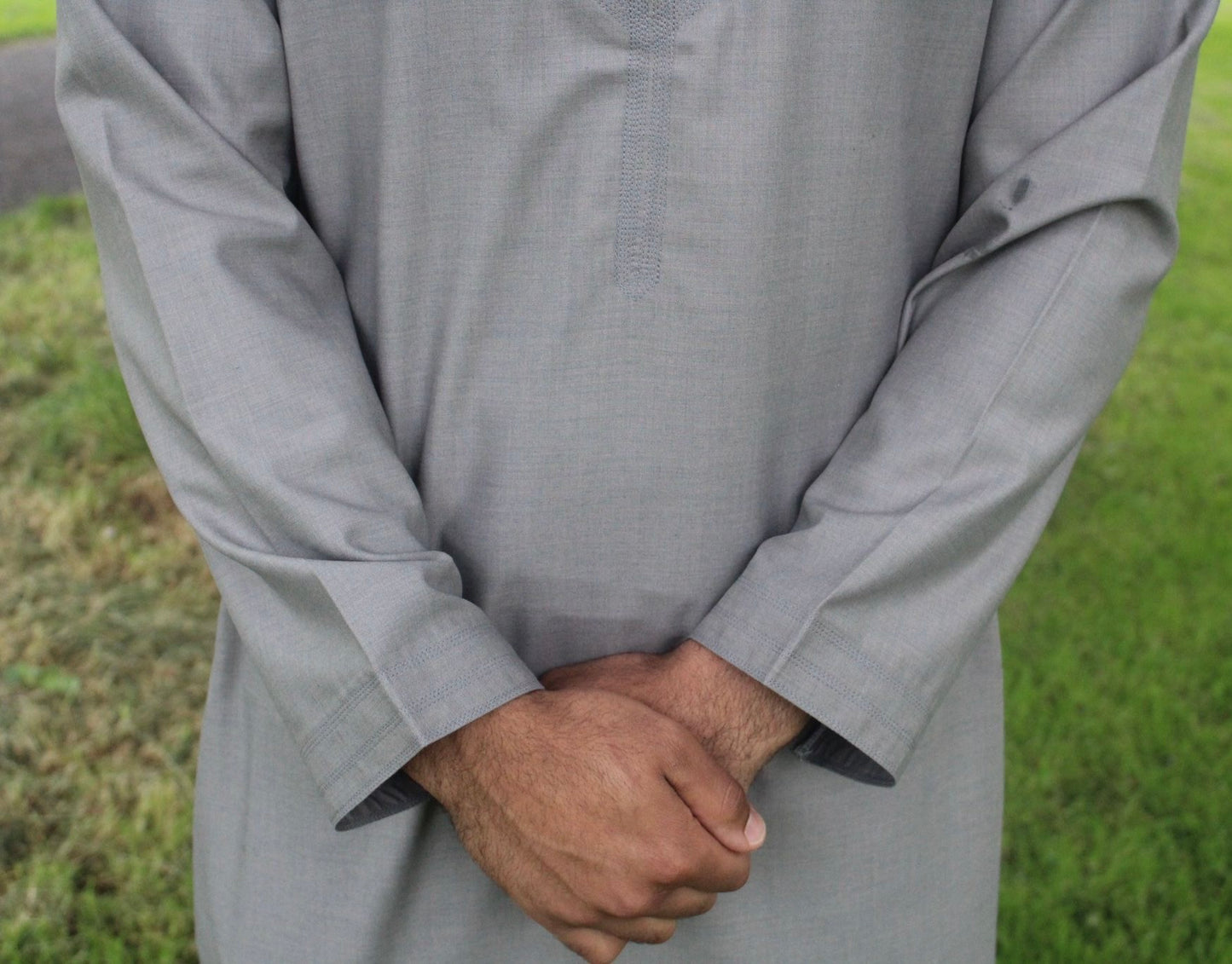 GREY EMIRATI THOBE