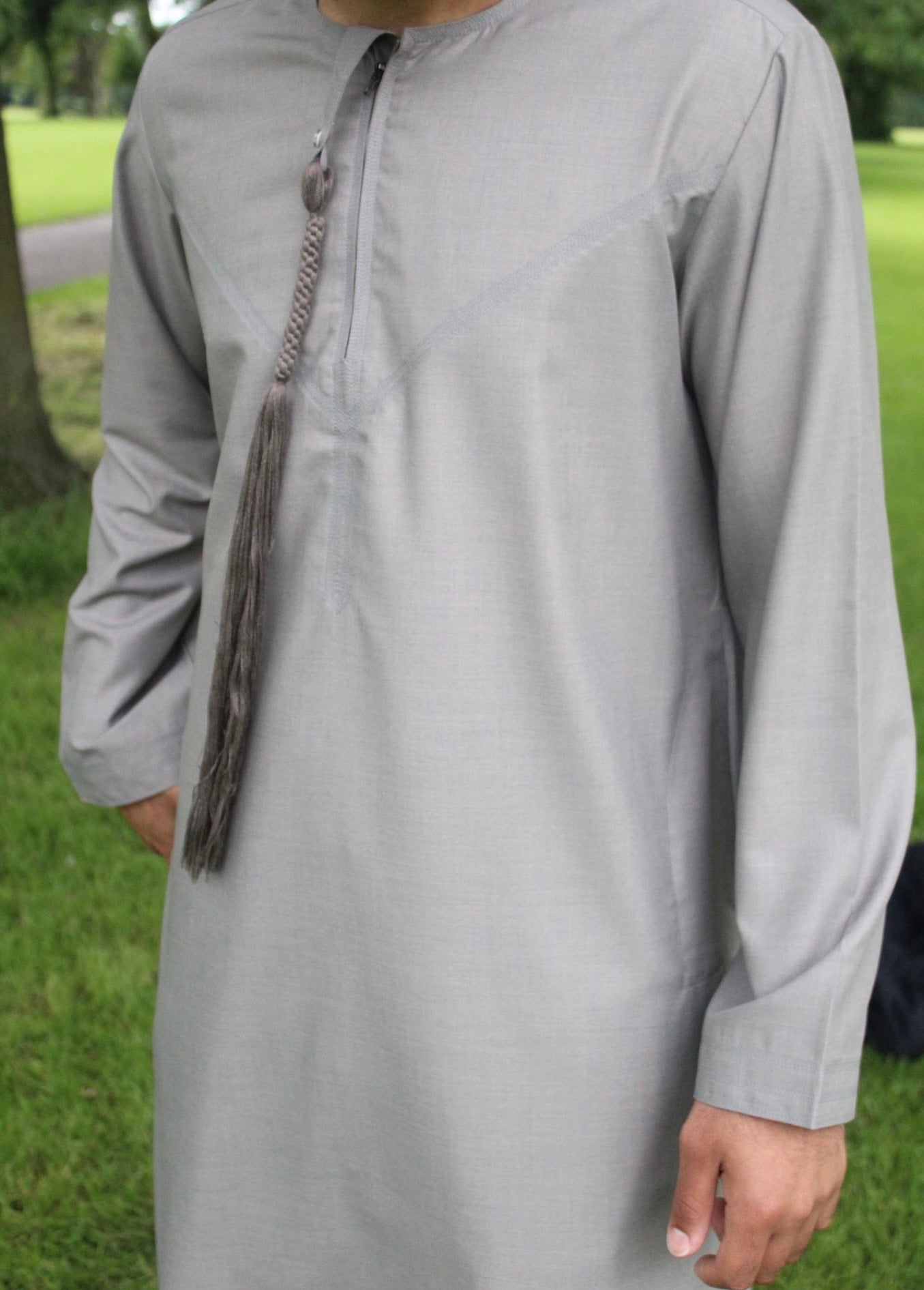 GREY EMIRATI THOBE